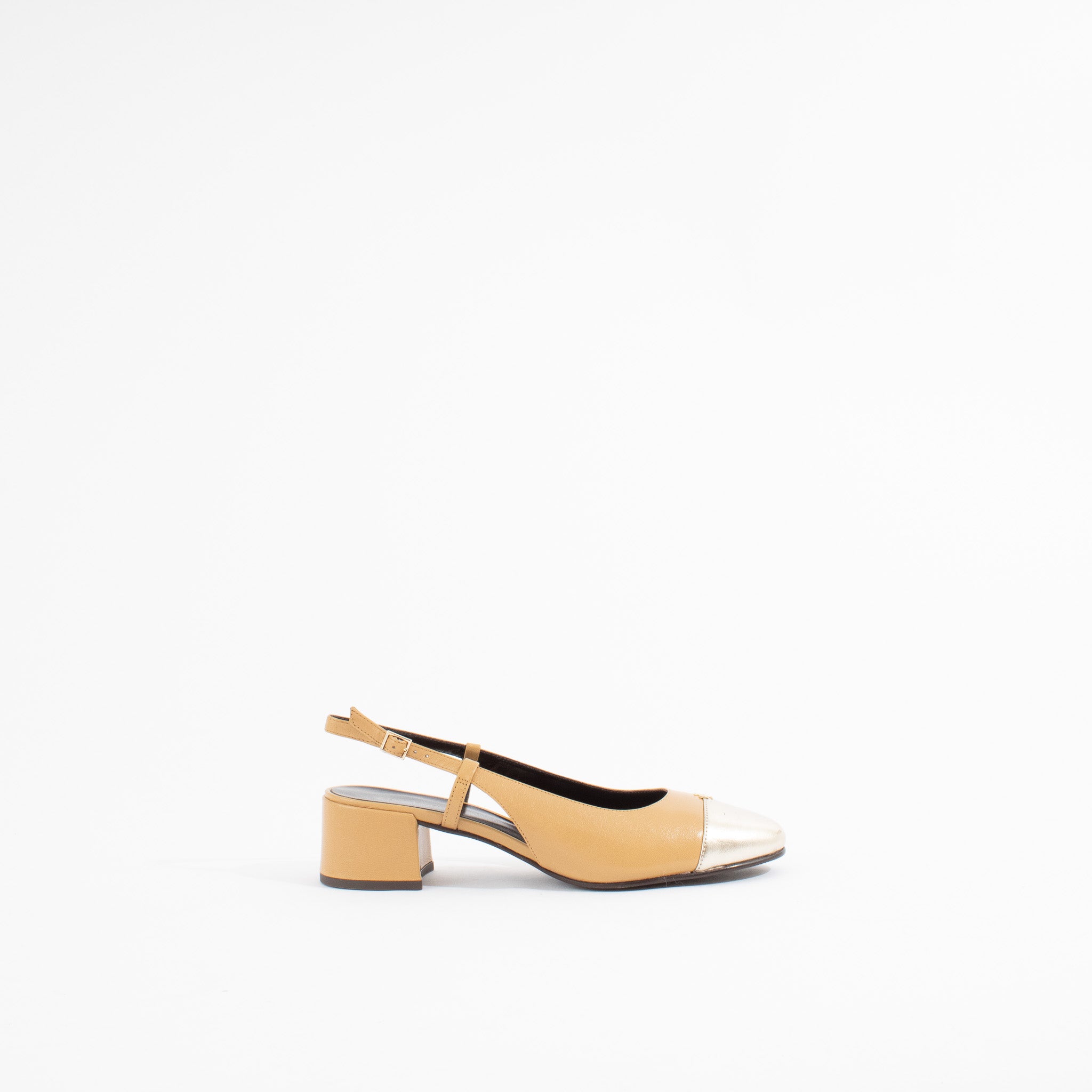 CAP-TOE SLINGBACK | GINGER SHORTBREAD/SPARK GOLD