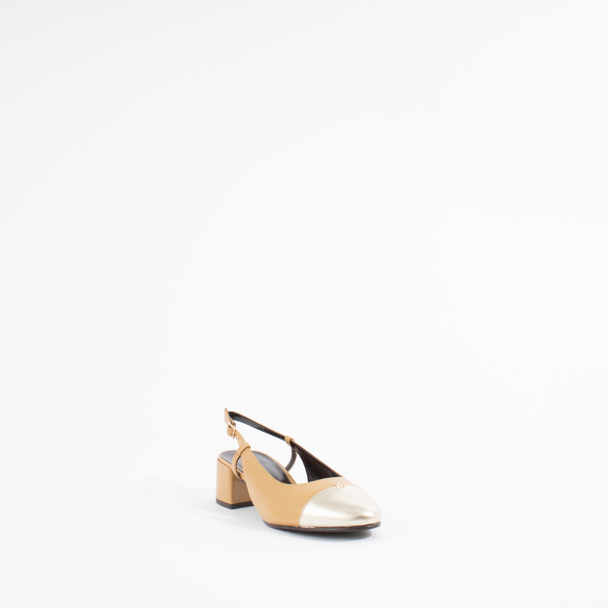 CAP-TOE SLINGBACK | GINGER SHORTBREAD/SPARK GOLD